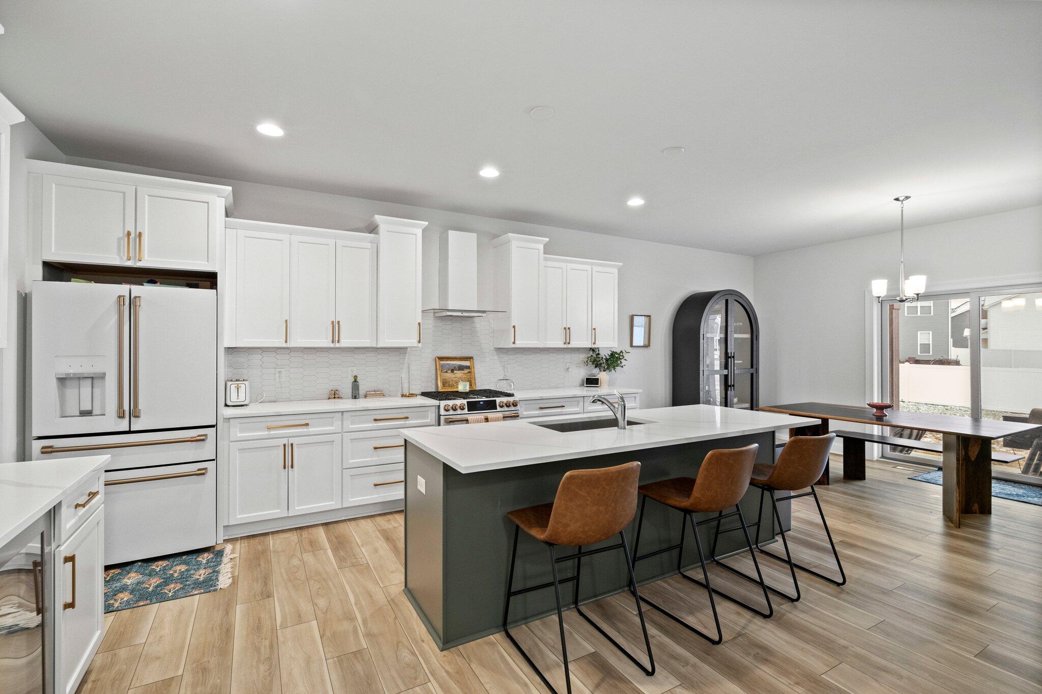 9765 Beacon Pointe Lane