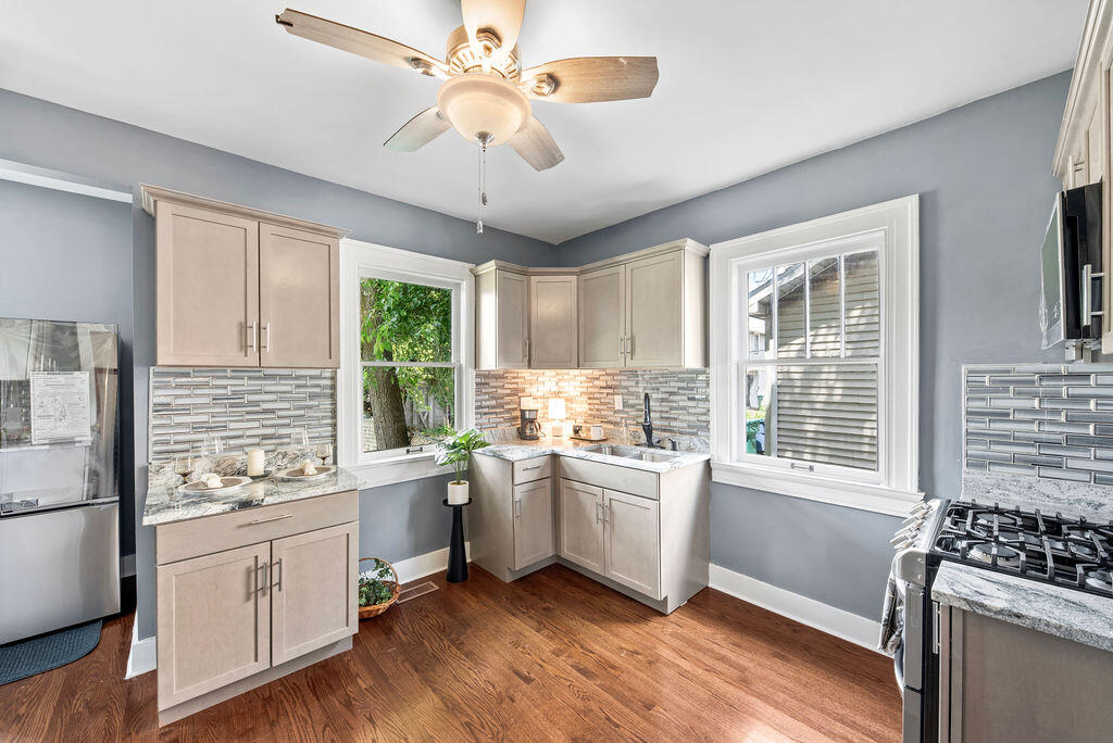 La Porte, Indiana 46350, United States, 5 Bedrooms Bedrooms, ,2 BathroomsBathrooms,Residential,Active,51566