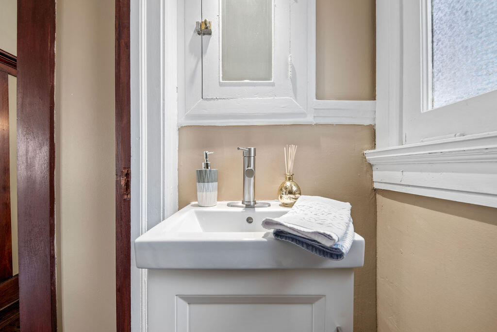 La Porte, Indiana 46350, United States, 5 Bedrooms Bedrooms, ,2 BathroomsBathrooms,Residential,Active,51566