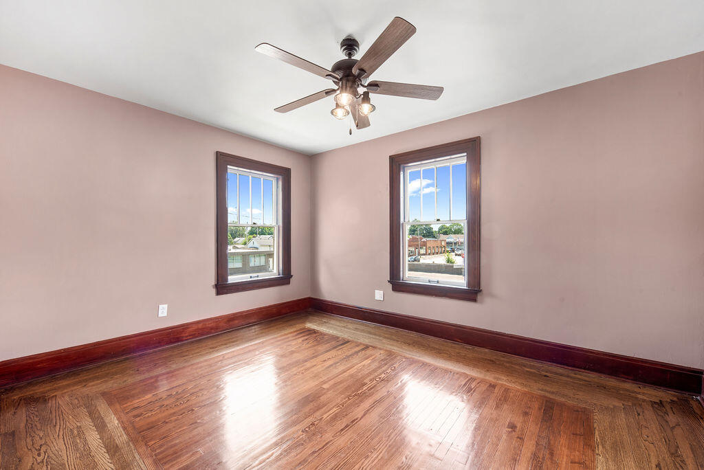 La Porte, Indiana 46350, United States, 5 Bedrooms Bedrooms, ,2 BathroomsBathrooms,Residential,Active,51566