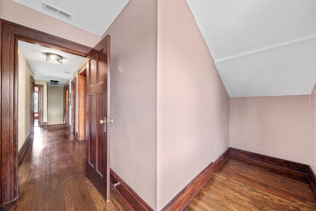 La Porte, Indiana 46350, United States, 5 Bedrooms Bedrooms, ,2 BathroomsBathrooms,Residential,Active,51566