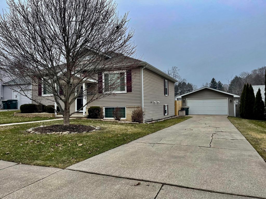 Photo of 1001 Institute Street, Valparaiso, IN 46383 (MLS # 834921)