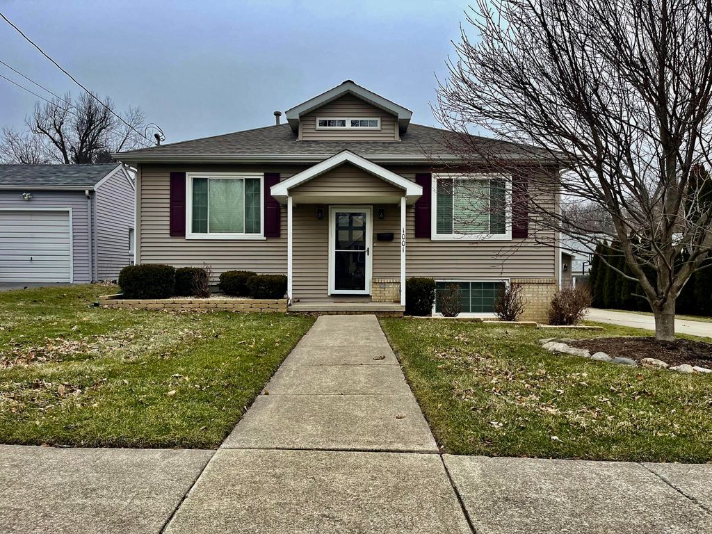 Photo of 1001 Institute Street, Valparaiso, IN 46383 (MLS # 834921)