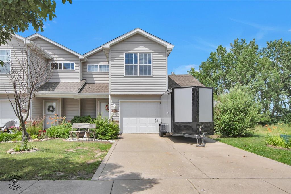 Photo of 2454 E 68th Avenue, Merrillville, IN 46410 (MLS # 840896)