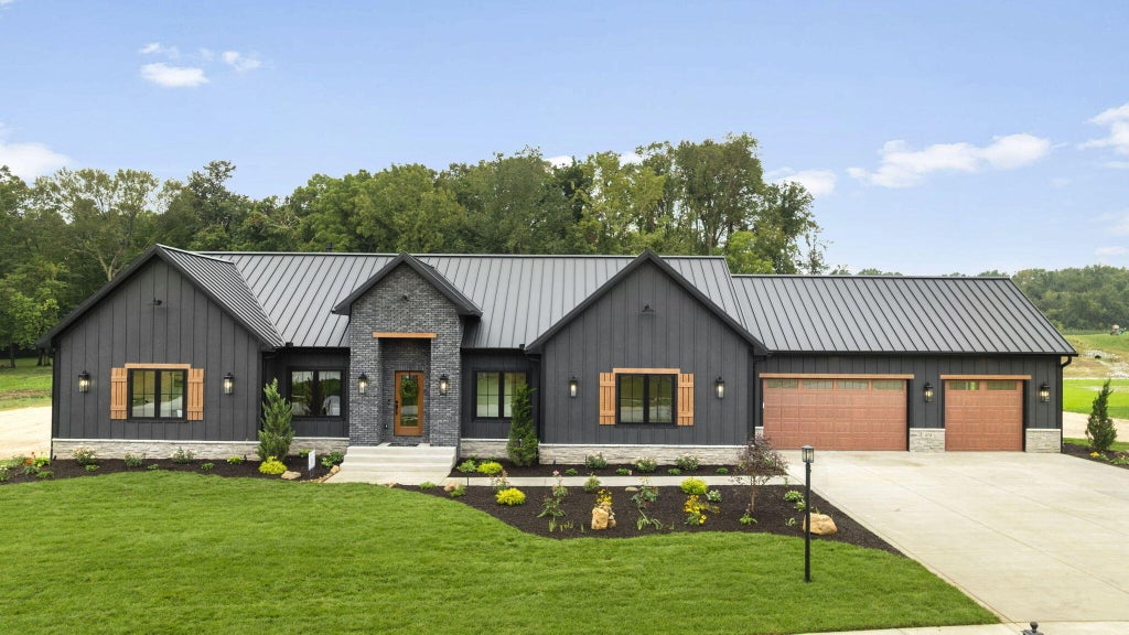 Photo of 474 Stonebridge Parkway, Valparaiso, IN 46383 (MLS # 845533)