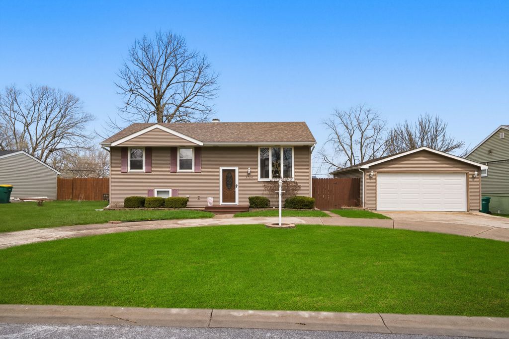 Photo of 3726 W 79th Avenue, Merrillville, IN 46410 (MLS # 836847)