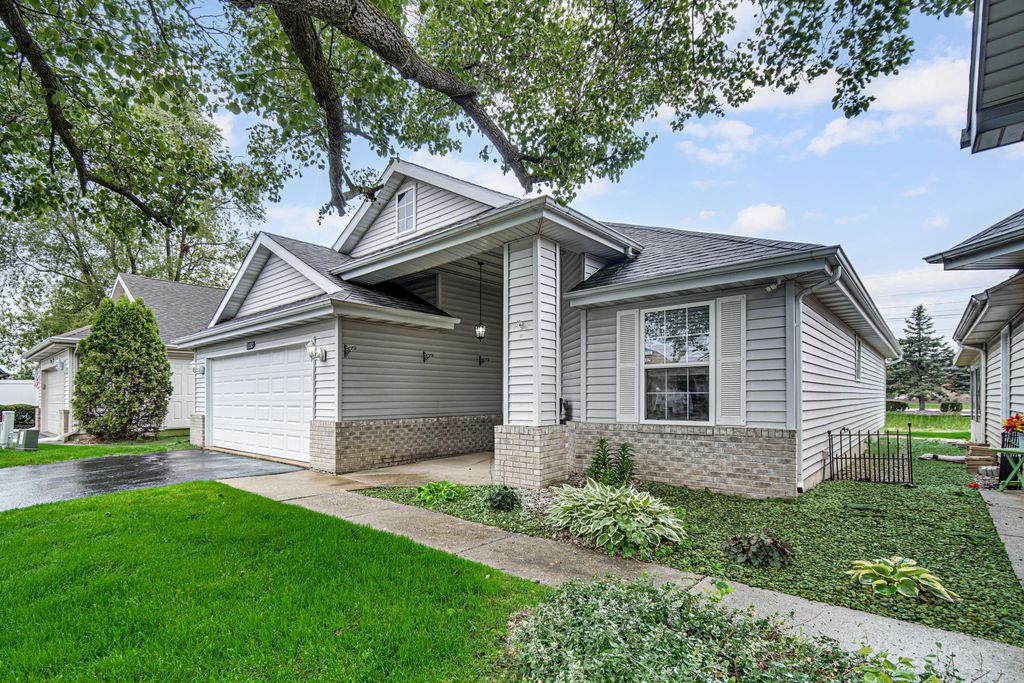 Photo of 11130 Allendale Court, Crown Point, IN 46307 (MLS # 839145)