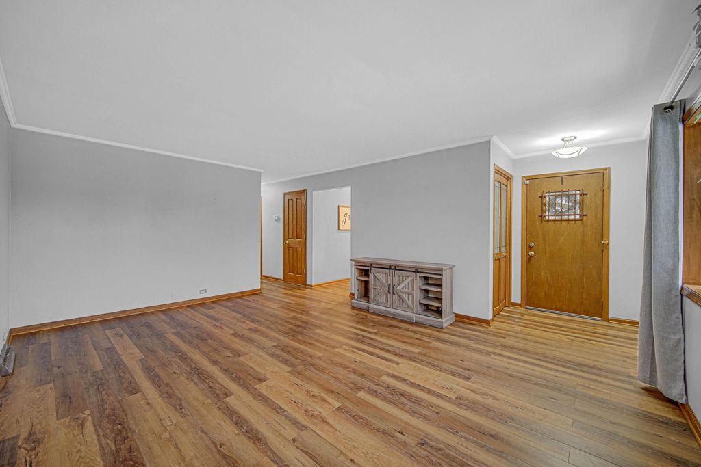 Photo of 8017 Madison Avenue, Munster, IN 46321 (MLS # 833252)