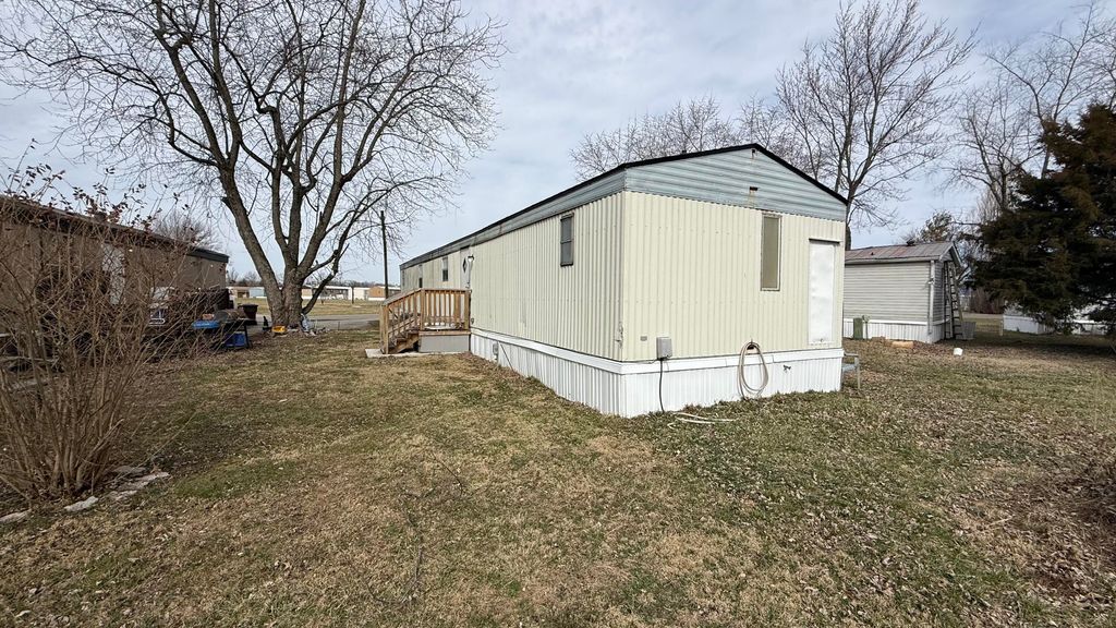 Photo of 67 W Horizon Drive #147, Madison, IN 47250 (MLS # 834663)