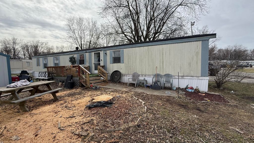 Photo of 67 W Horizon Drive #147, Madison, IN 47250 (MLS # 834663)