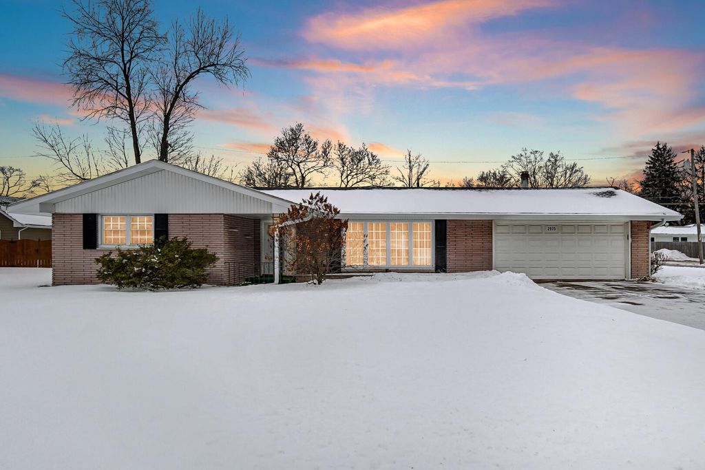 Photo of 2975 Sunset Street, Portage, IN 46368 (MLS # 833615)