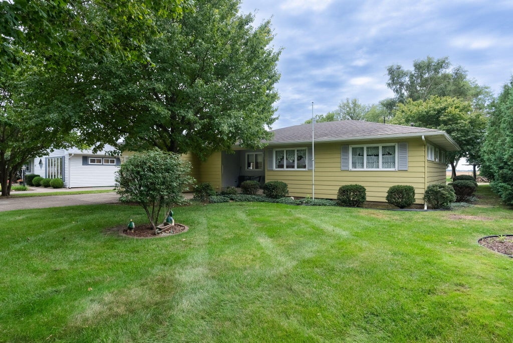 Photo of 114 Iowa Street, La Crosse, IN 46348 (MLS # 846123)