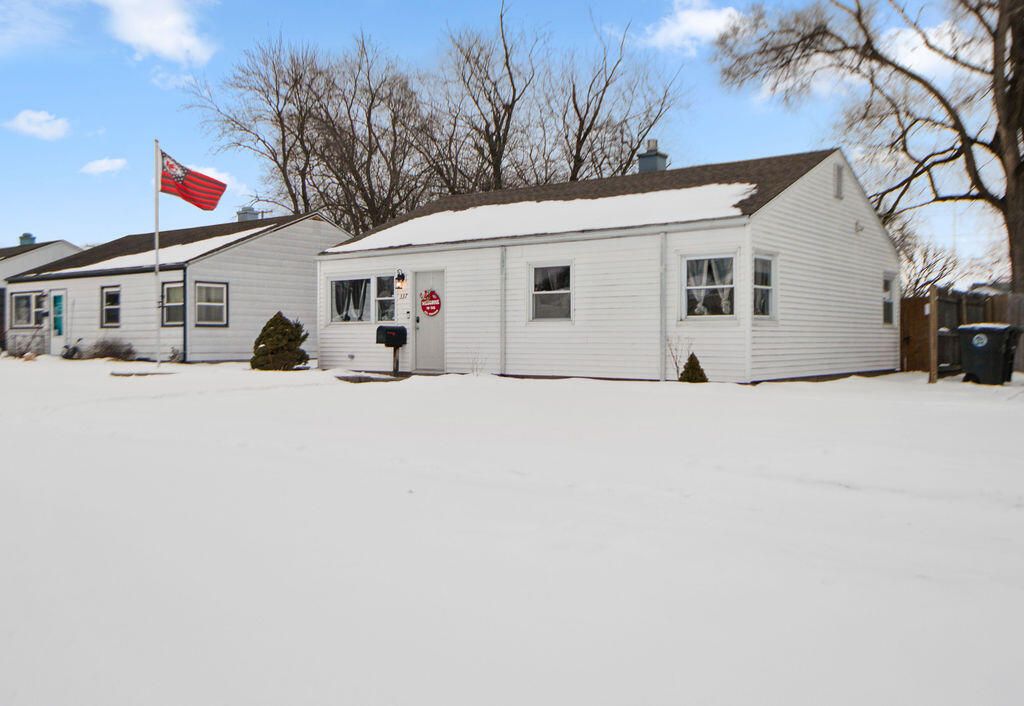 Photo of 337 N Virginia Street, Hobart, IN 46342 (MLS # 833629)