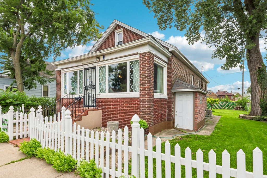 Photo of 2256 White Oak Avenue, Whiting, IN 46394 (MLS # 842246)