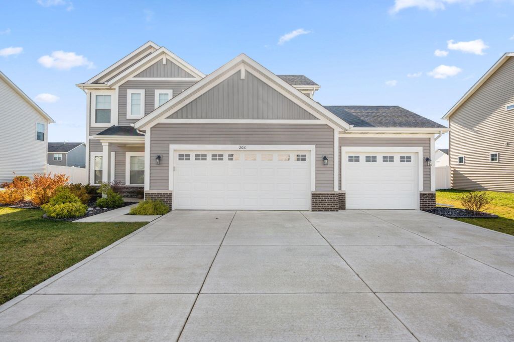 Photo of 206 Sweetbay Street, Valparaiso, IN 46385 (MLS # 831306)