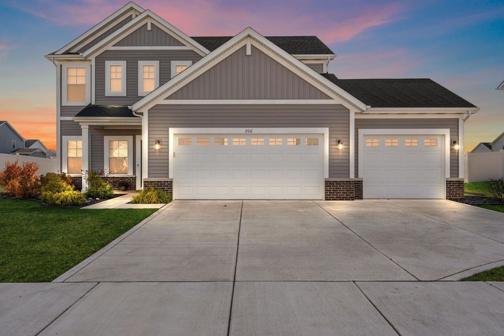 Photo of 206 Sweetbay Street, Valparaiso, IN 46385 (MLS # 831306)