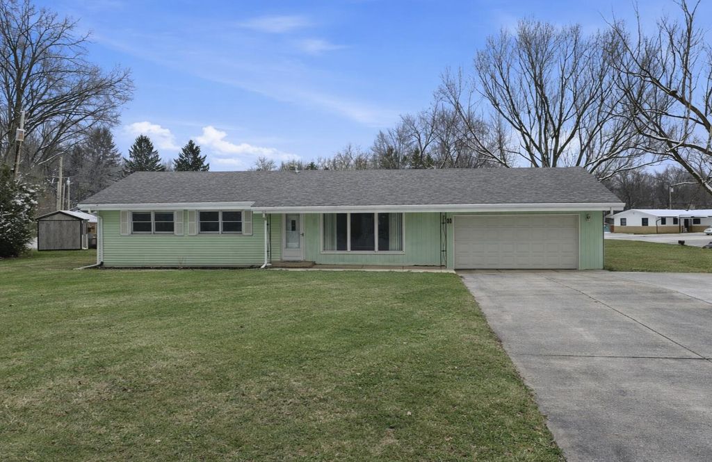 Photo of 225 Dogwood Drive, Chesterton, IN 46304 (MLS # 833379)