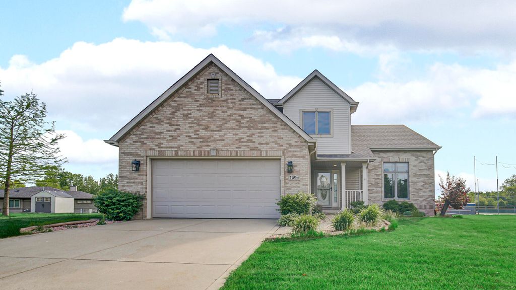 Photo of 11616 Barberry Court, Saint John, IN 46373 (MLS # 839307)