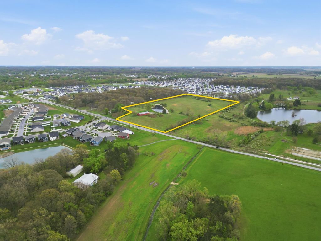 Photo of 7311 E 117th Avenue, Crown Point, IN 46307 (MLS # 837769)