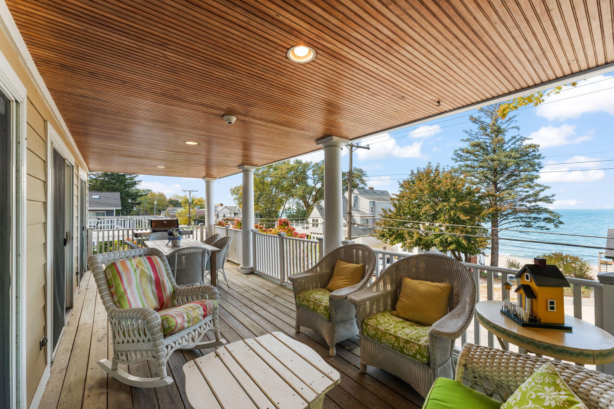 2033 Lake Shore Drive