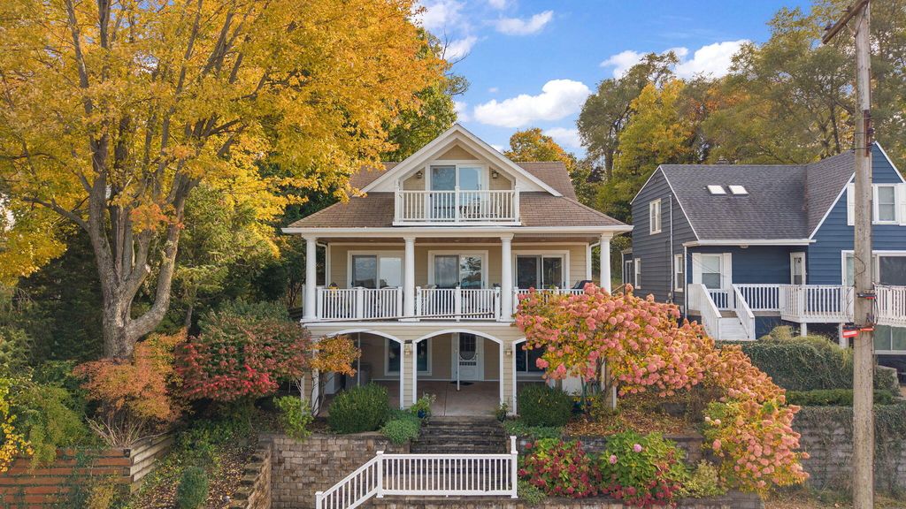 Photo of 2033 Lake Shore Drive, Long Beach, IN 46360 (MLS # 837543)