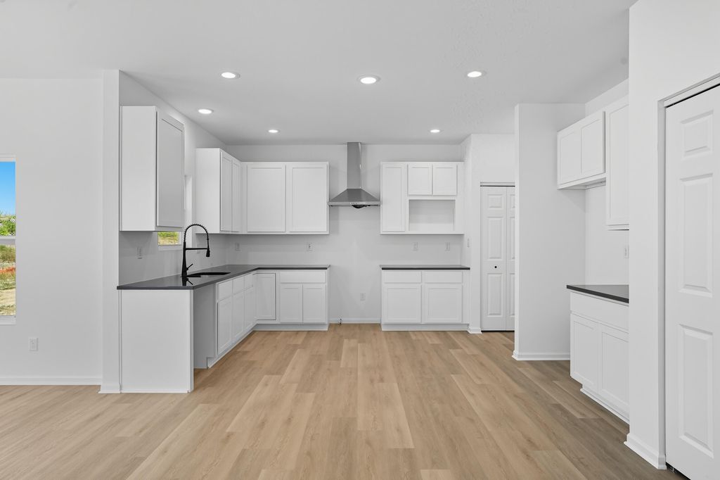 Photo of 6866 E 104th Ave, Crown Point, IN 46307 (MLS # 833467)