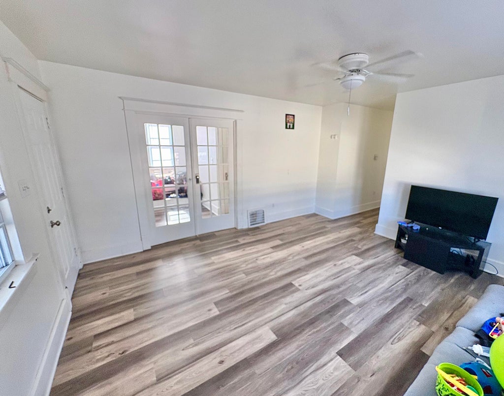 Photo of 1107 Maple Street, Michigan City, IN 46360 (MLS # 847504)