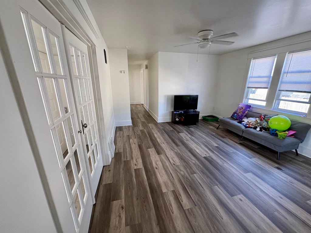 Photo of 1107 Maple Street, Michigan City, IN 46360 (MLS # 847504)