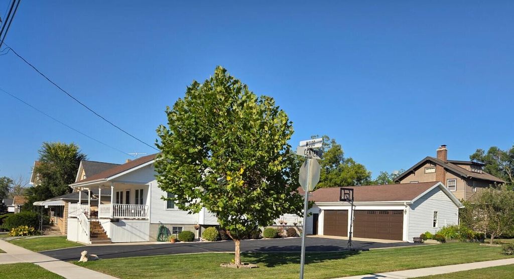 Photo of 228 Wood Street, Crown Point, IN 46307 (MLS # 833151)