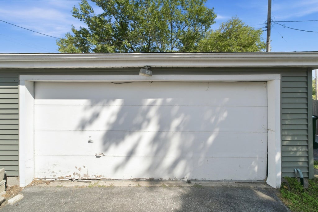 Photo of 267 173rd Street, Hammond, IN 46324 (MLS # 845710)