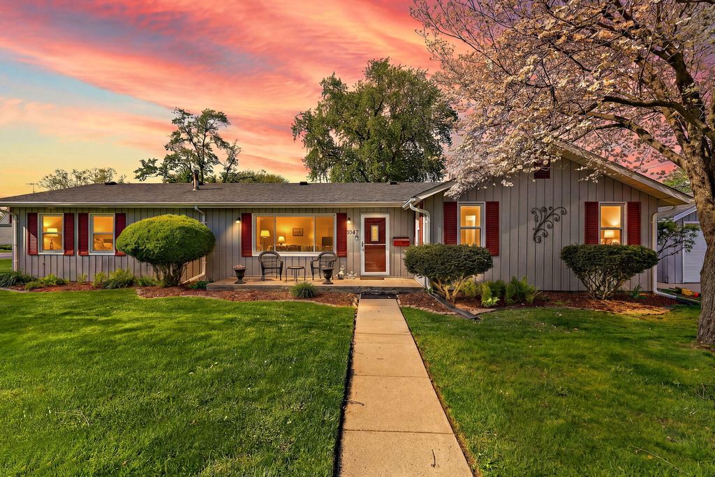 Photo of 1047 State Street, Hobart, IN 46342 (MLS # 837987)