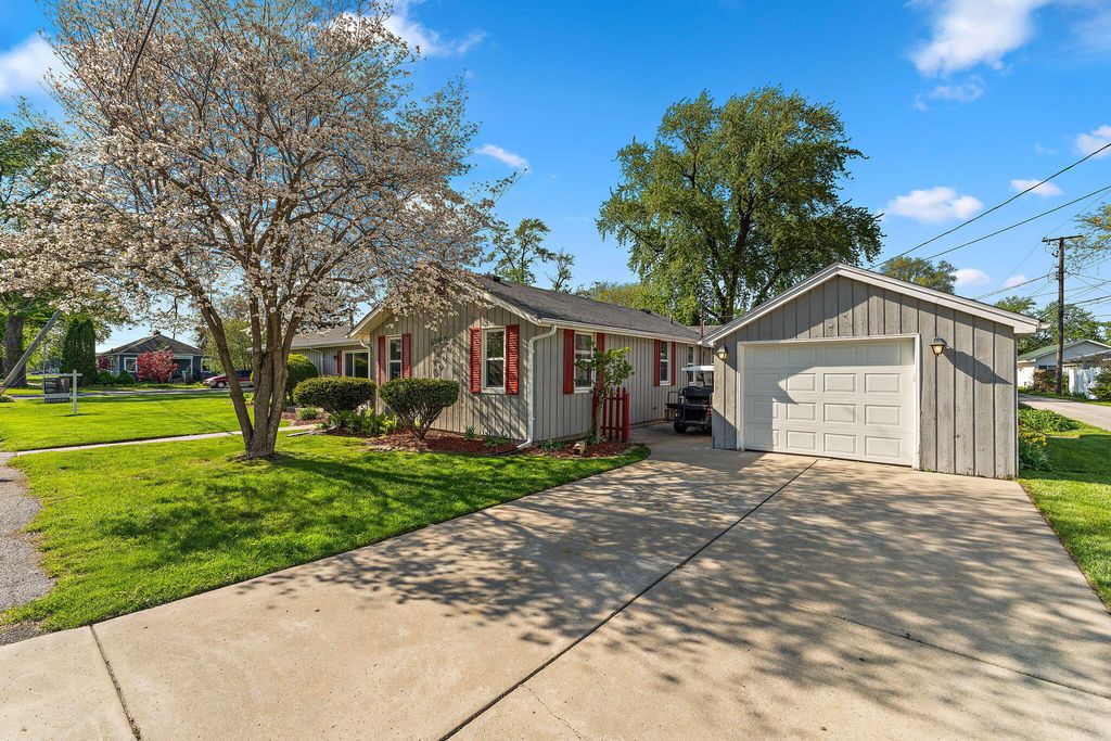 Photo of 1047 State Street, Hobart, IN 46342 (MLS # 837987)