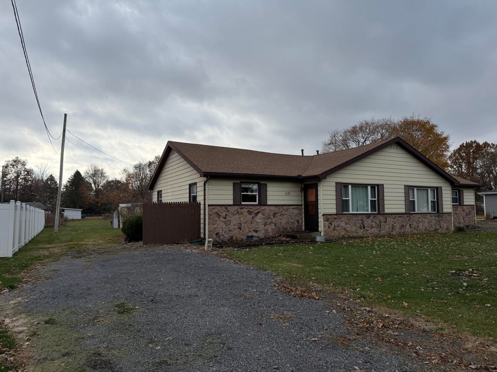 Photo of 1333 Sunset Avenue, Porter, IN 46304 (MLS # 830867)