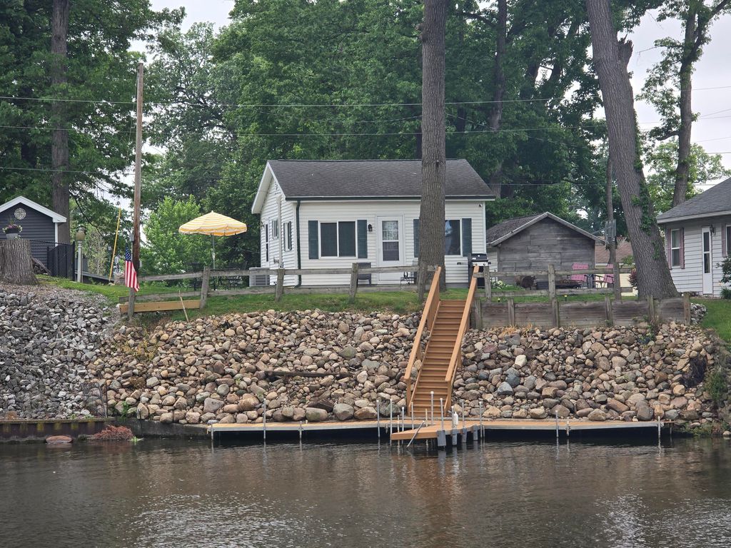 Photo of 5145 N Point Park Court, Monticello, IN 47960 (MLS # 839460)