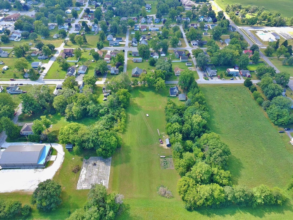 Photo of 302 W Beaver ST, Morocco, IN 47963 (MLS # 844920)