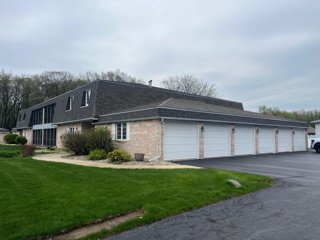 Photo of 772 Hidden Oak Trail #1b, Hobart, IN 46342 (MLS # 838053)