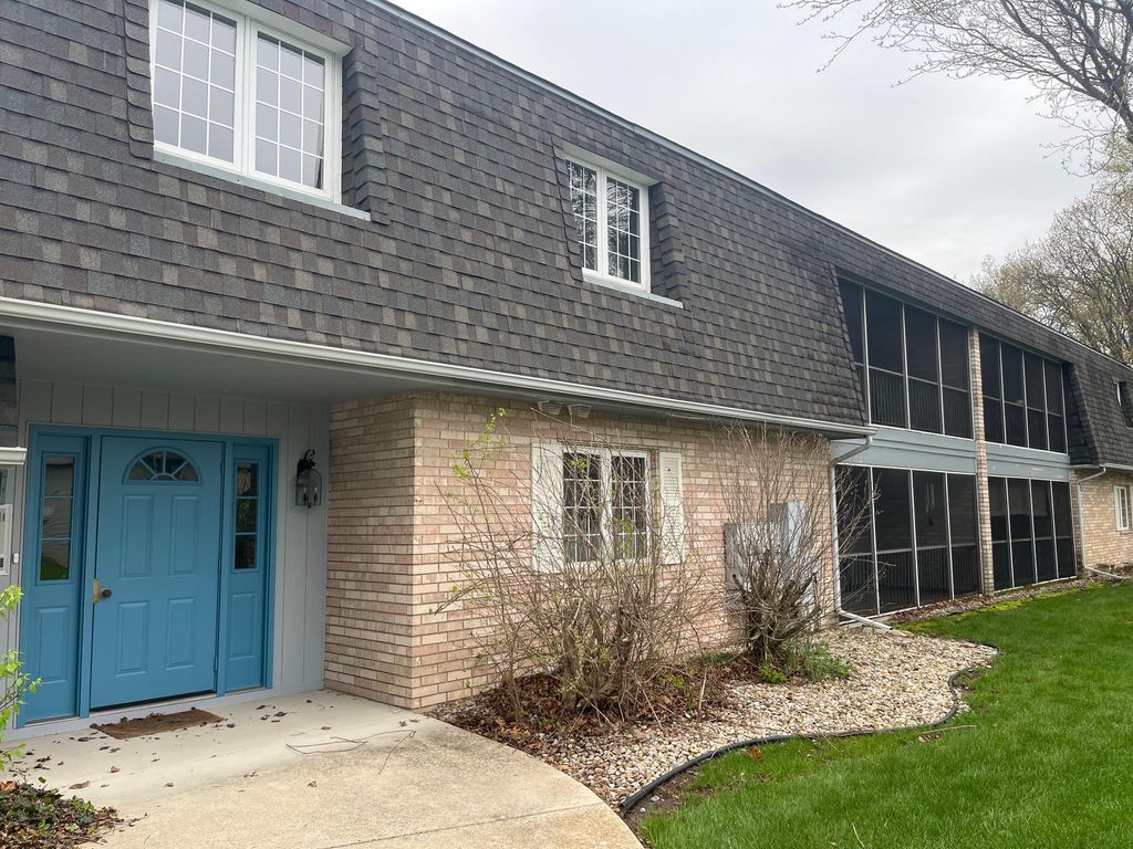 Photo of 772 Hidden Oak Trail #1b, Hobart, IN 46342 (MLS # 838053)
