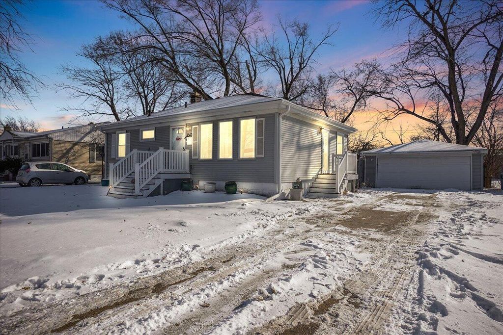 Photo of 3340 Maple Drive, Highland, IN 46322 (MLS # 833511)