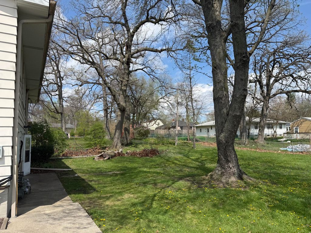 Photo of 5625 Massachusetts Street, Merrillville, IN 46410 (MLS # 837688)