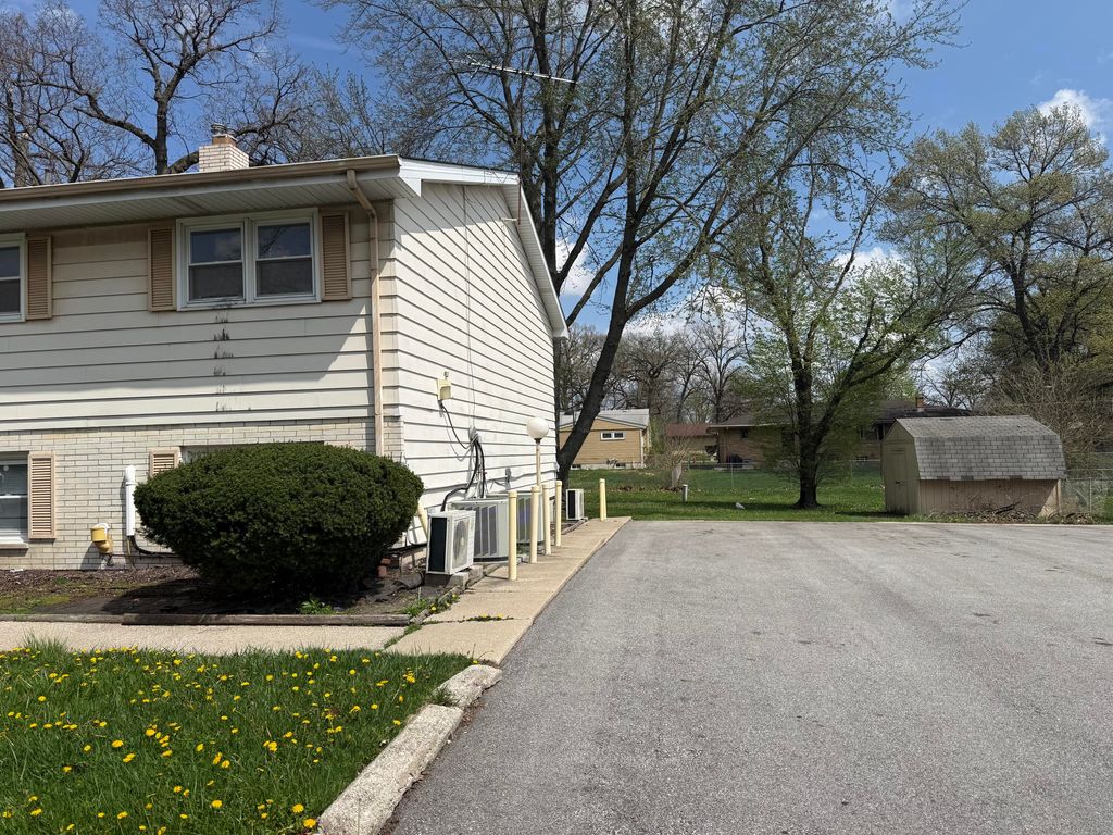 Photo of 5625 Massachusetts Street, Merrillville, IN 46410 (MLS # 837688)