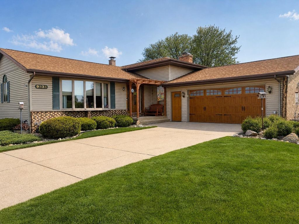 Photo of 9838 Redbud Road, Munster, IN 46321 (MLS # 838555)