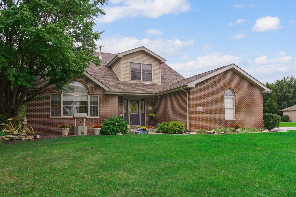 Photo of 9942 Forest Street, Dyer, IN 46311 (MLS # 845933)