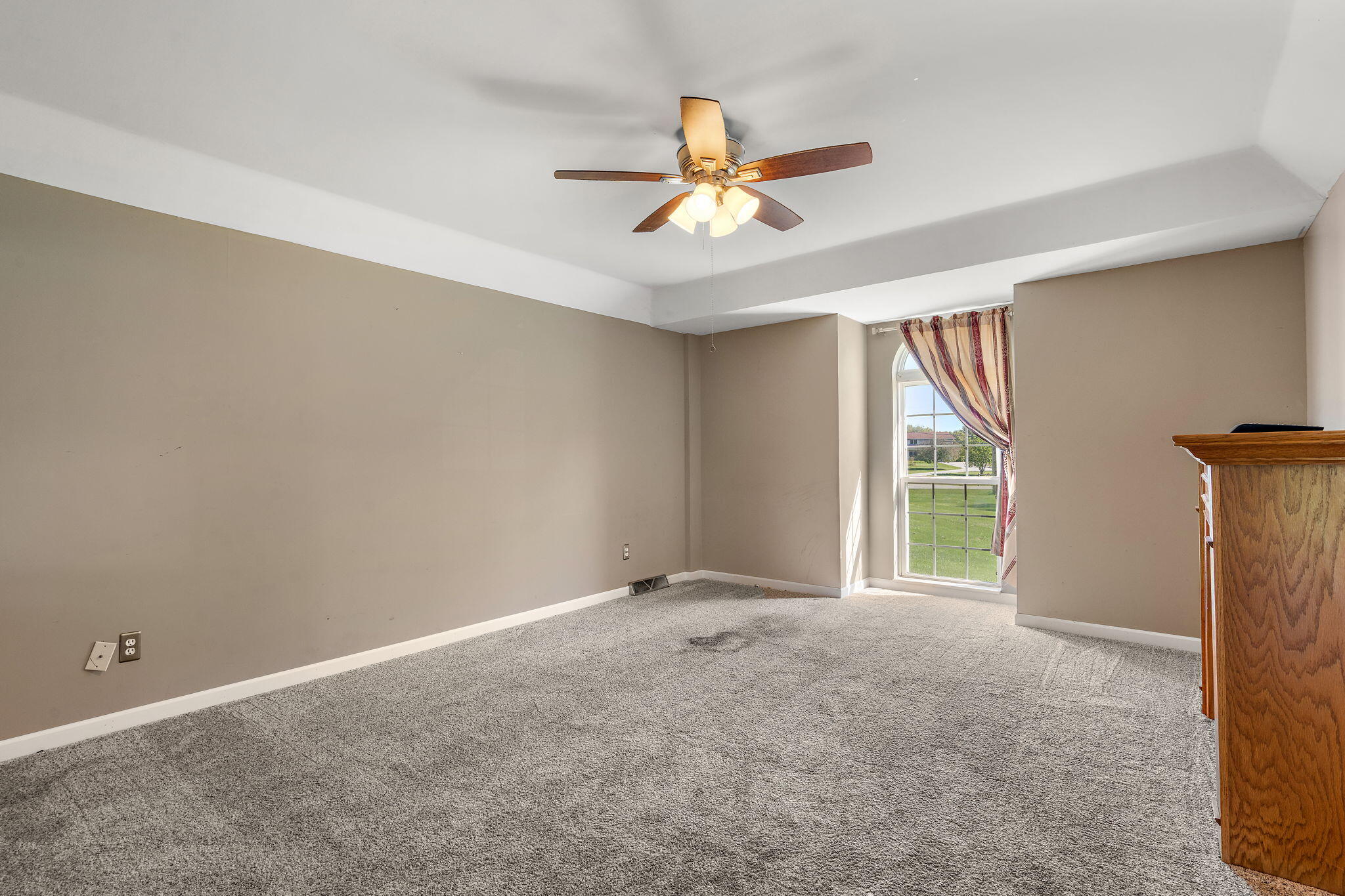 Hebron, Indiana 46341, United States, 3 Bedrooms Bedrooms, ,2 BathroomsBathrooms,Residential,Active,226093