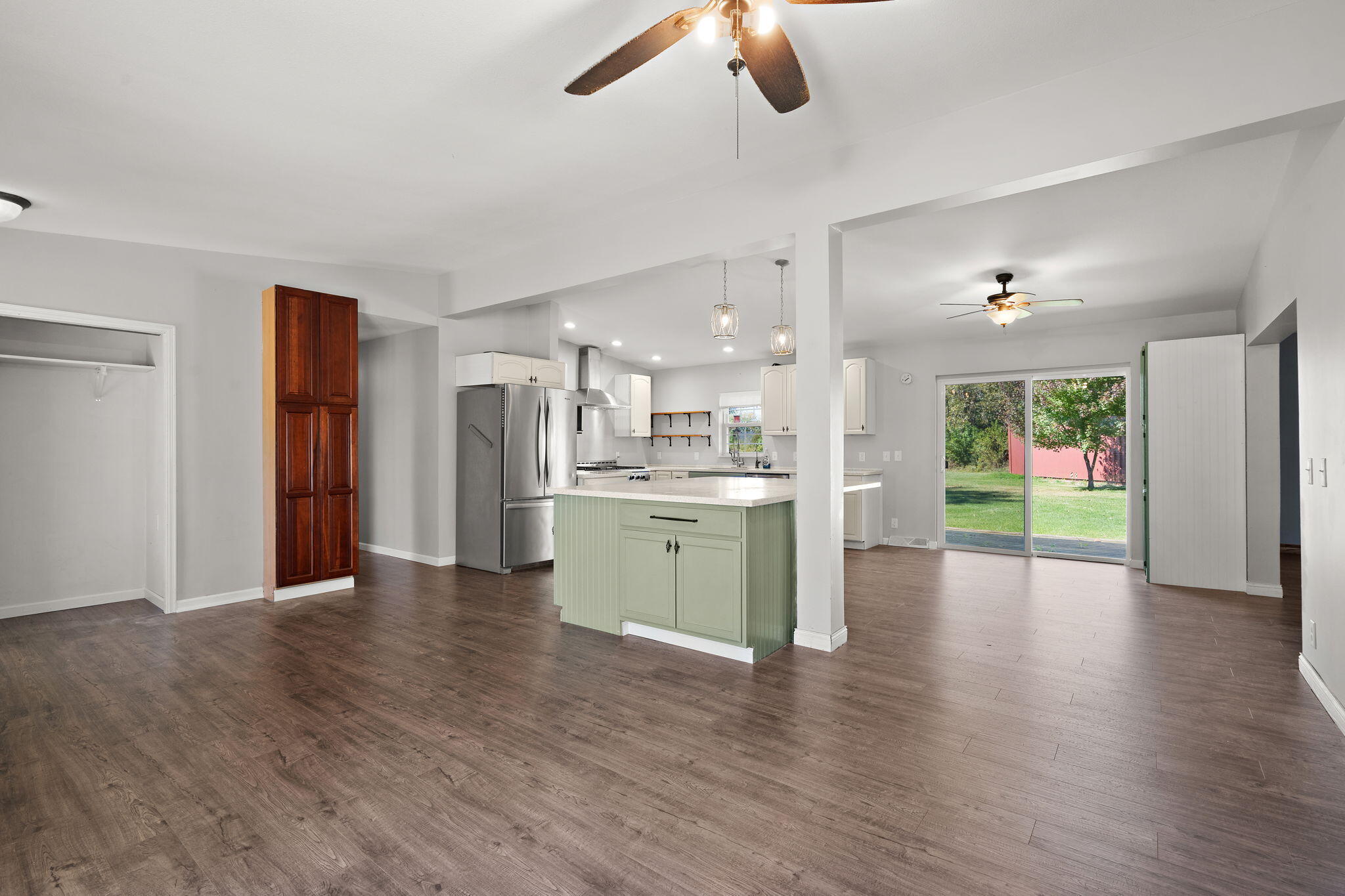 Hebron, Indiana 46341, United States, 3 Bedrooms Bedrooms, ,2 BathroomsBathrooms,Residential,Active,226093