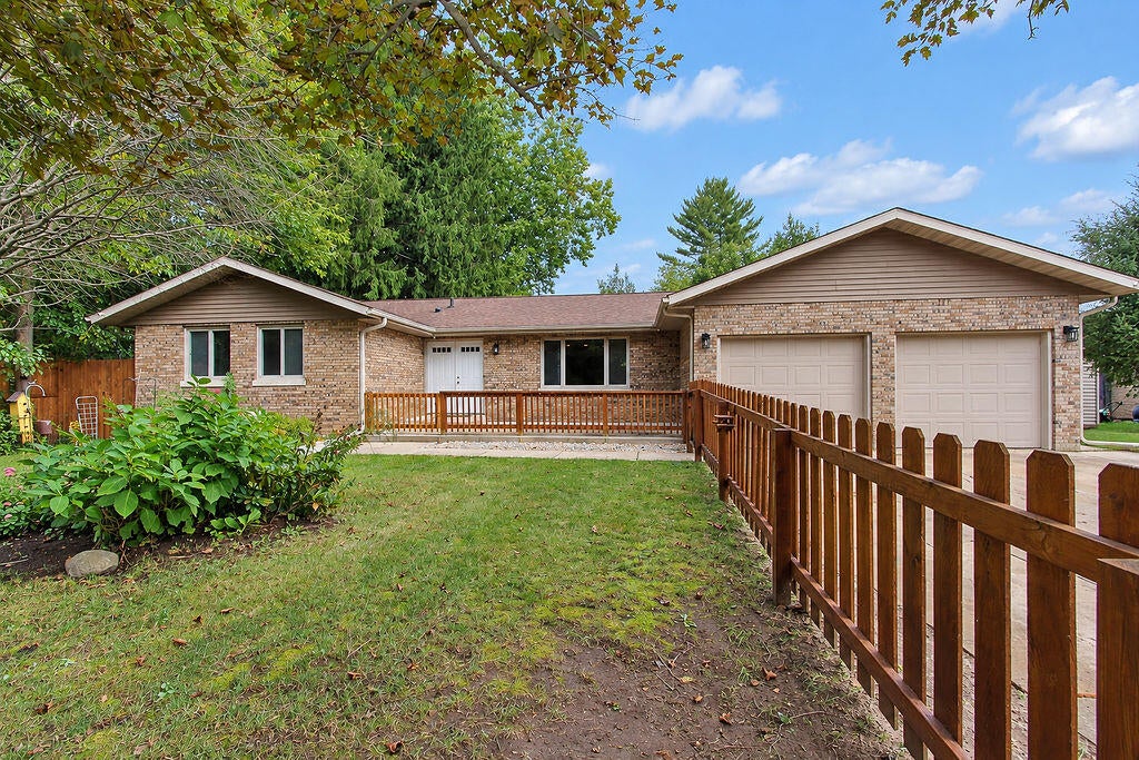 Photo of 955 W 200 N, La Porte, IN 46350 (MLS # 845765)