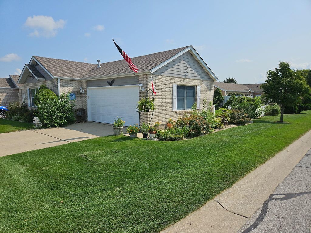 Photo of 321 Valley Court, Lowell, IN 46356 (MLS # 834281)
