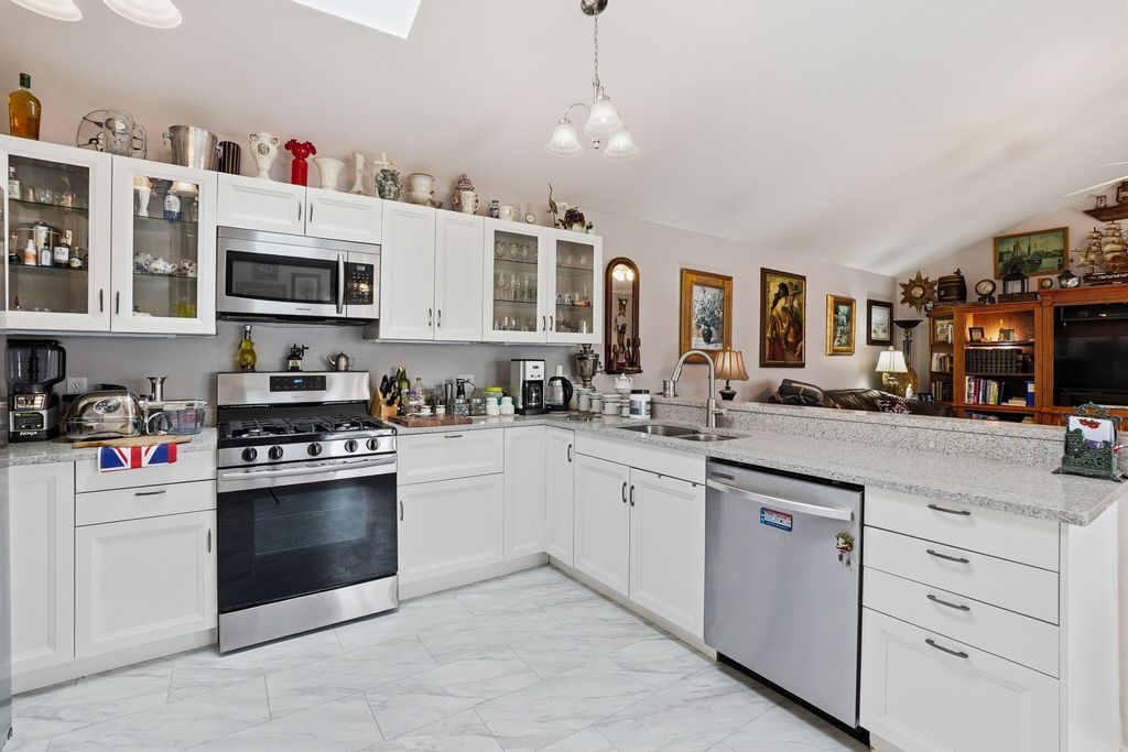 Photo of 321 Valley Court, Lowell, IN 46356 (MLS # 834281)