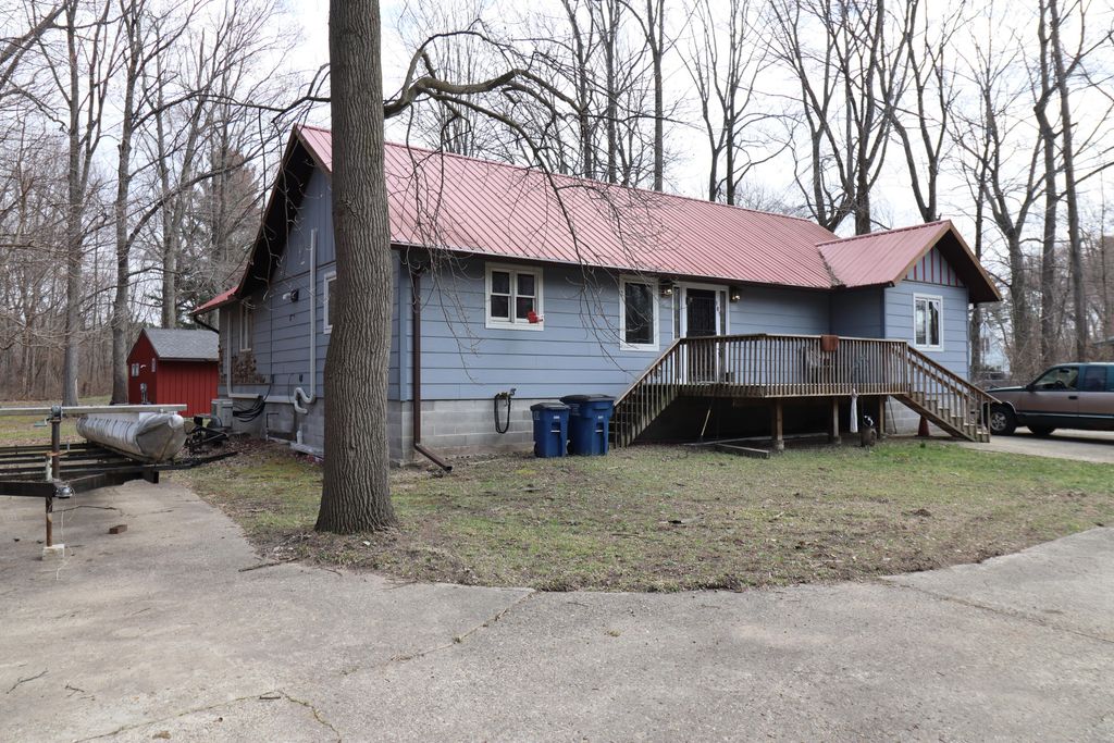 Photo of 101 Briese Lane, Michigan City, IN 46360 (MLS # 836271)