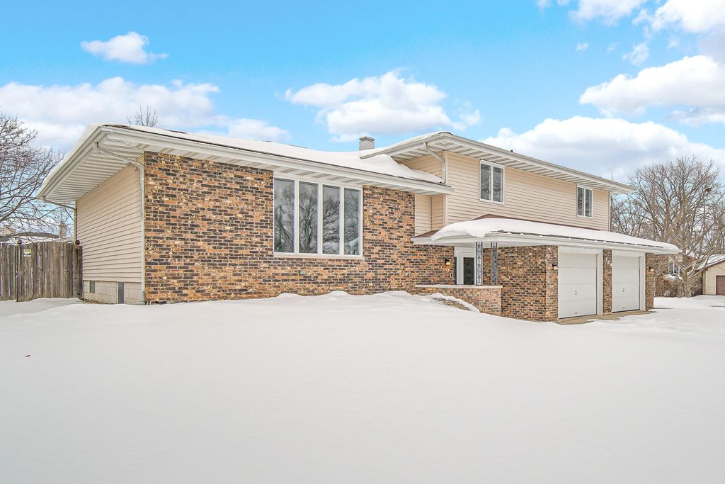 Photo of 308 King Henry Drive, Schererville, IN 46375 (MLS # 831621)