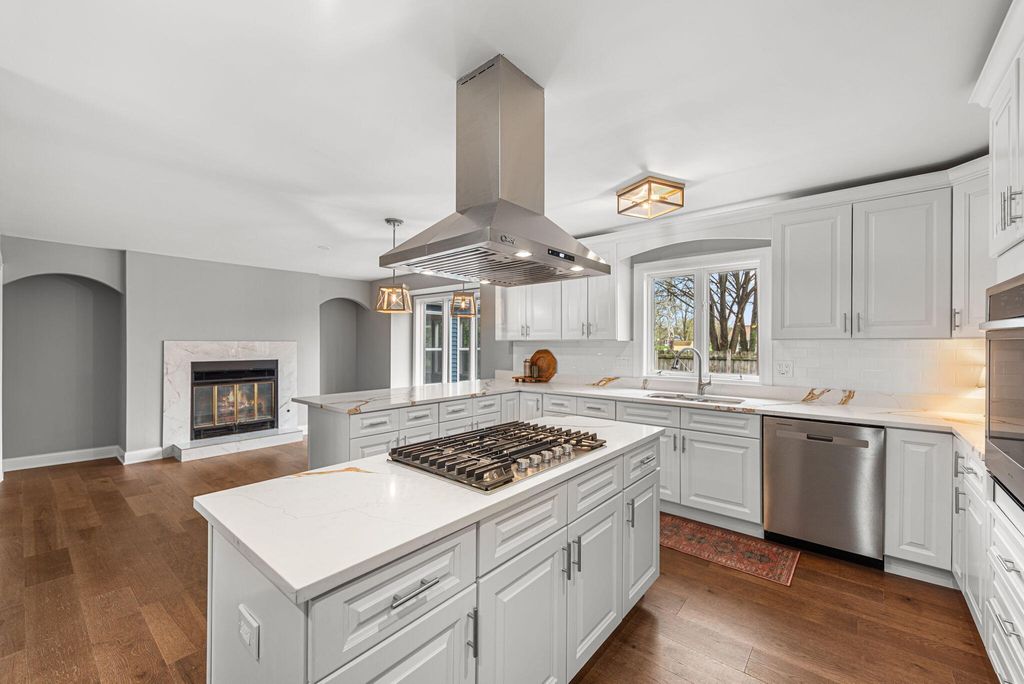 Photo of 701 Trenton Street, Crown Point, IN 46307 (MLS # 837200)